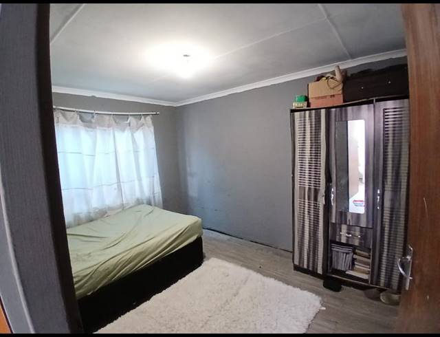 4 BEDROOM HOUSE FOR SALE IN LENTEGEUR
